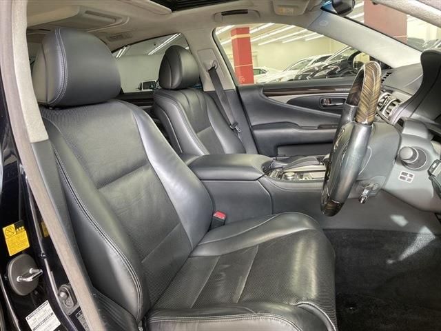 Lexus LS 2013-07 189455-19