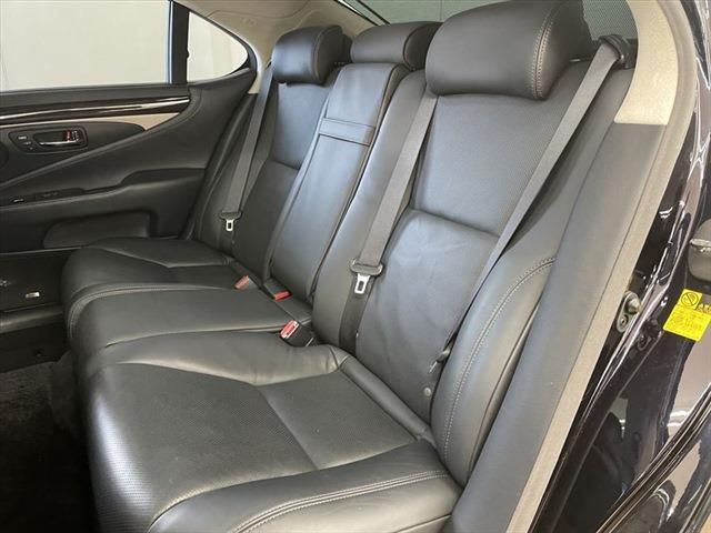 Lexus LS 2013-07 189455-22