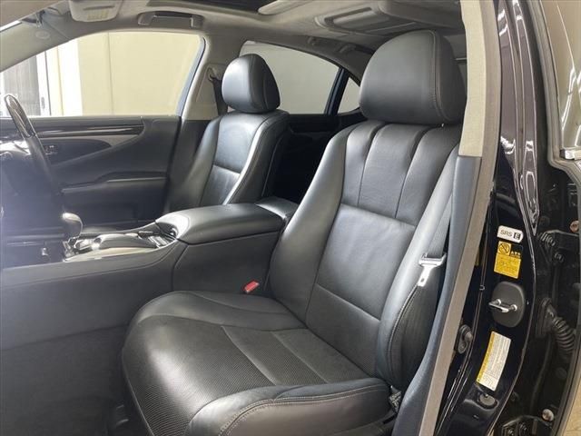 Lexus LS 2013-07 189455-21