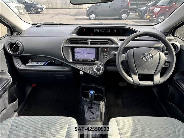 Toyota AQUA 2015-06 291841-1