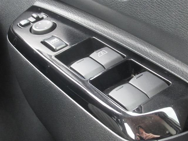 Nissan ROOX 2021-06 28165-12