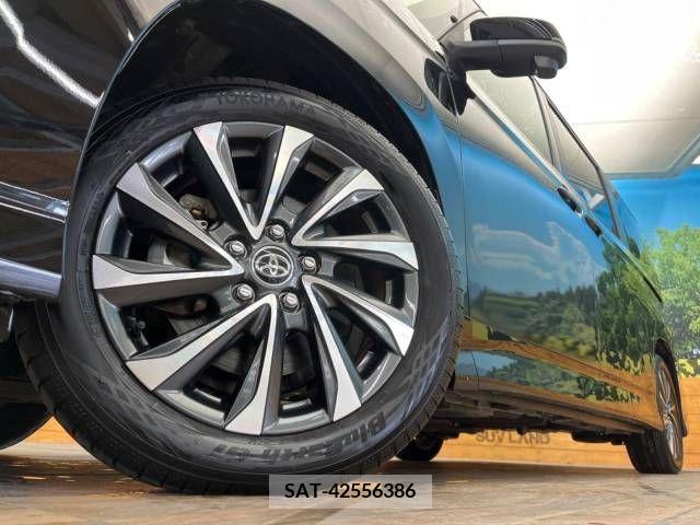 Toyota VOXY HYBRID 2022-04 381131-13