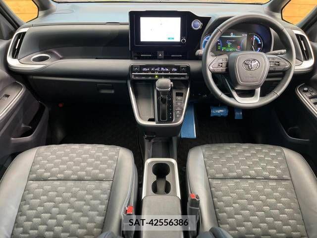 Toyota VOXY HYBRID 2022-04 381131-1