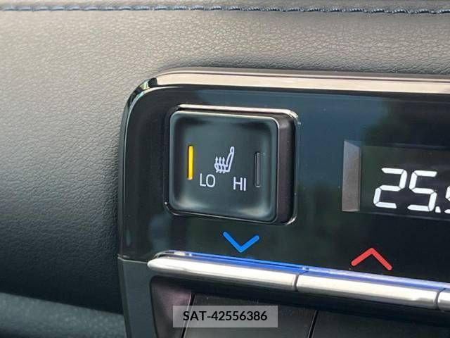 Toyota VOXY HYBRID 2022-04 381131-6