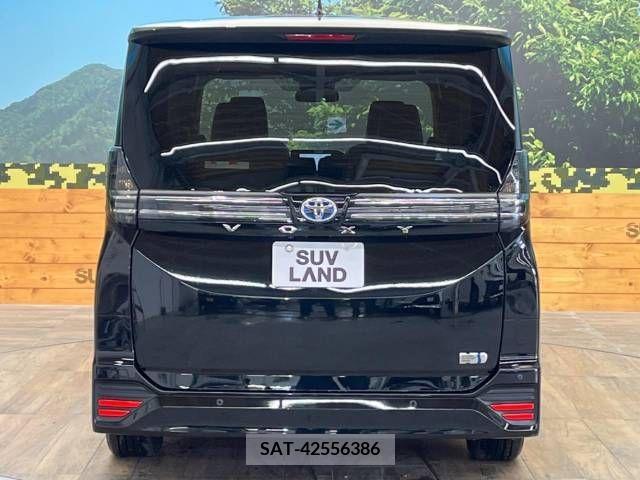 Toyota VOXY HYBRID 2022-04 381131-15