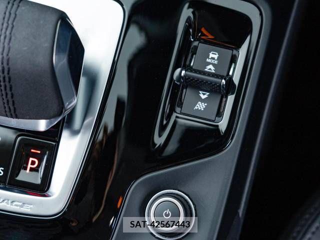 Jaguar E-PACE 2021-09 217318-14