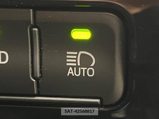 Toyota PRIUS 2019-10 366638-6