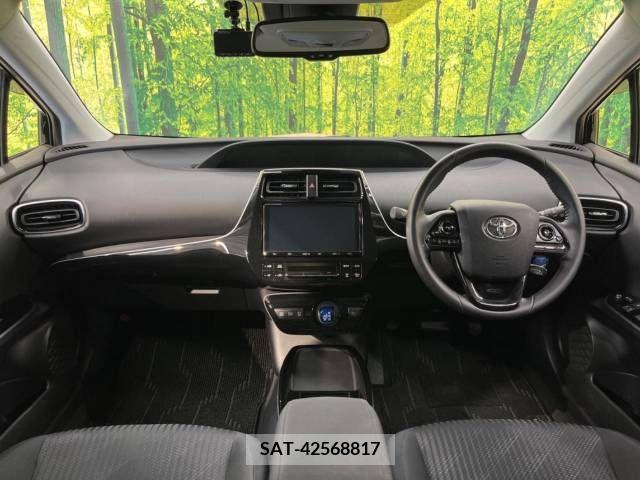 Toyota PRIUS 2019-10 366638-1