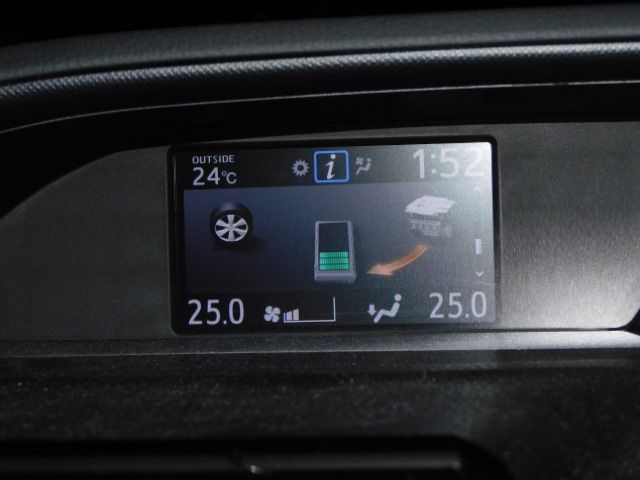 Toyota NOAH HYBRID 2018-11 9205-9