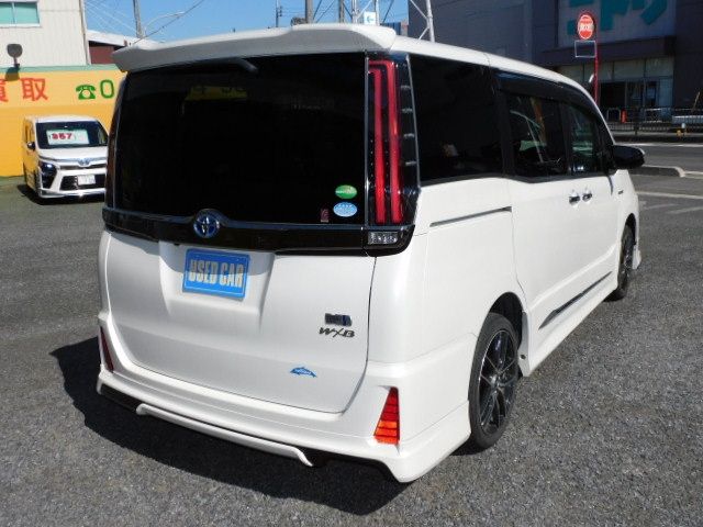Toyota NOAH HYBRID 2018-11 9205-2
