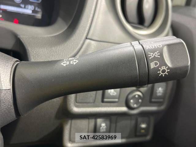 Nissan NOTE 2020-03 279852-7