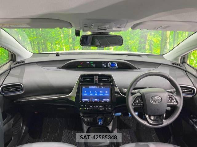 Toyota PRIUS 2019-08 379805-1
