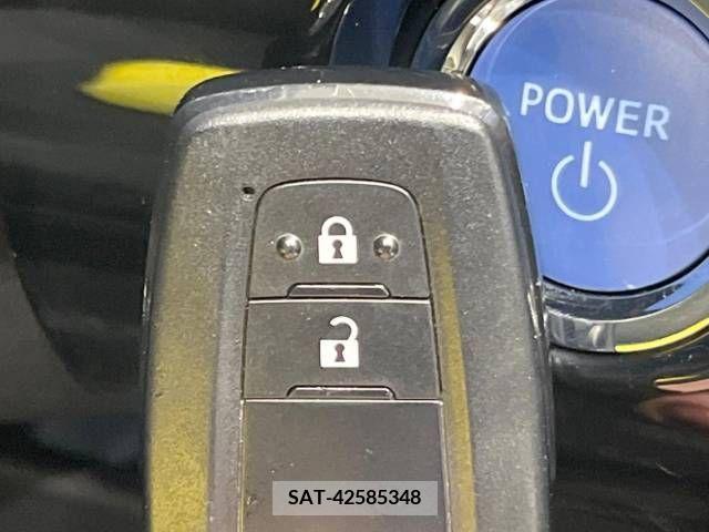Toyota PRIUS 2019-08 379805-8