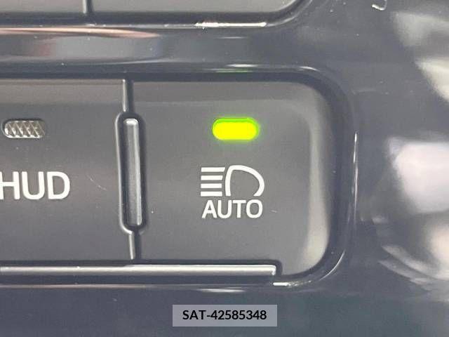 Toyota PRIUS 2019-08 379805-7