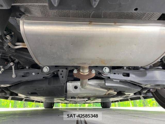 Toyota PRIUS 2019-08 379805-19