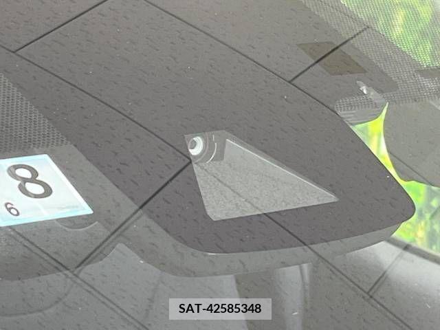 Toyota PRIUS 2019-08 379805-5