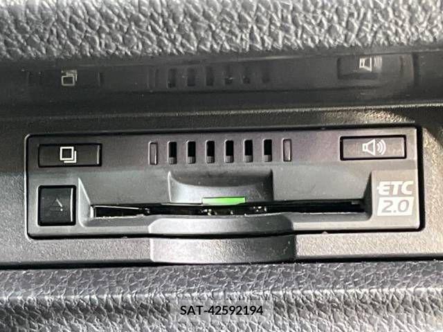 Toyota VOXY 2020-03 321665-7