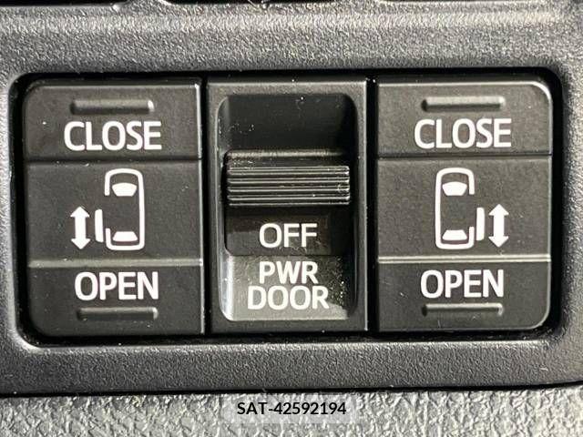 Toyota VOXY 2020-03 321665-6