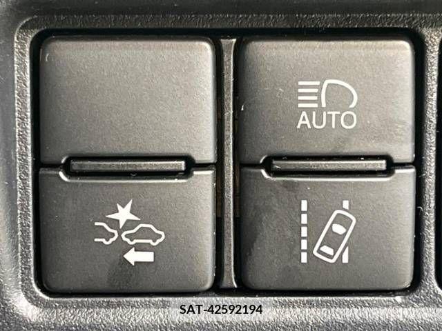 Toyota VOXY 2020-03 321665-5