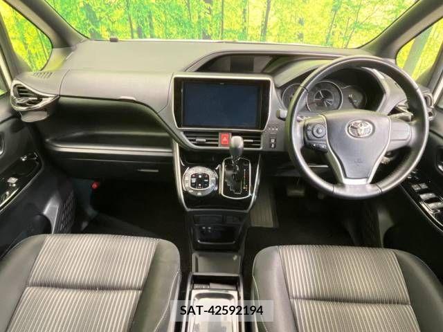 Toyota VOXY 2020-03 321665-1