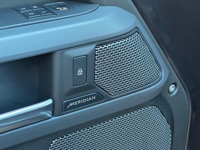 ROVER DEFENDER 2022-05 23594-17