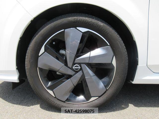 Nissan AURA 2022-08 302592-7