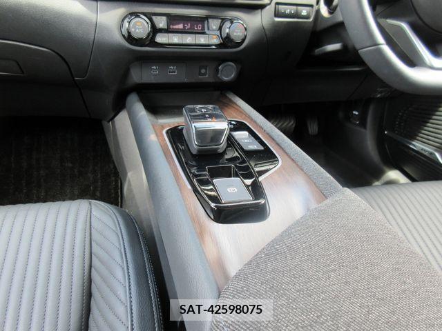 Nissan AURA 2022-08 302592-17
