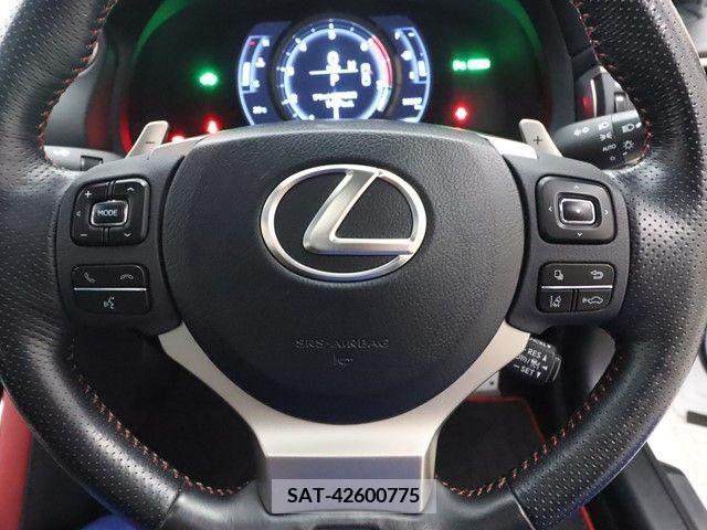 Lexus IS 2019-04 300091-12