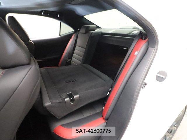 Lexus IS 2019-04 300091-7