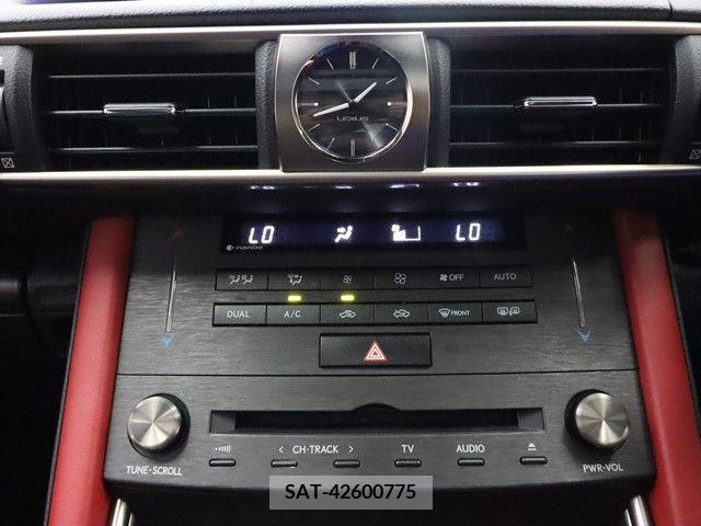 Lexus IS 2019-04 300091-16
