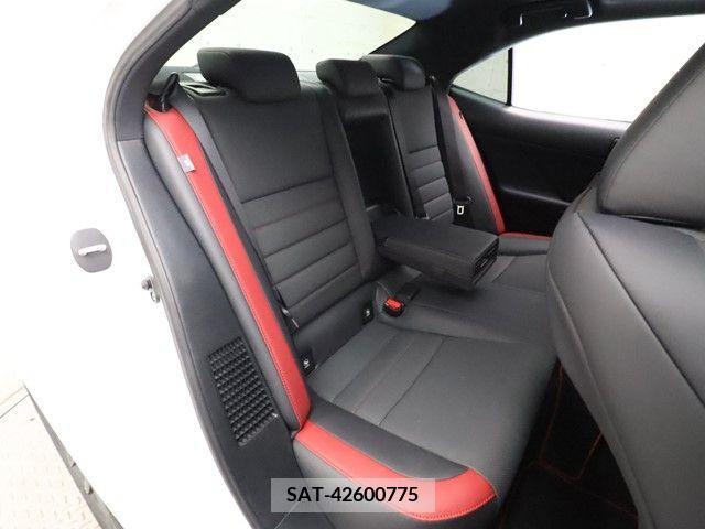 Lexus IS 2019-04 300091-4