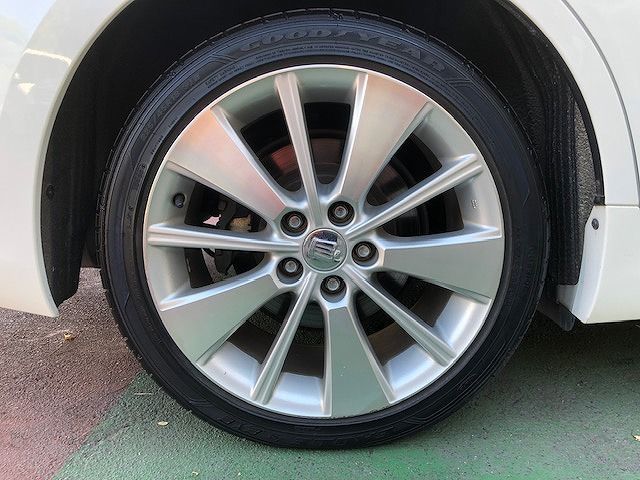 Toyota CROWN SEDAN 2010-11 180648-26
