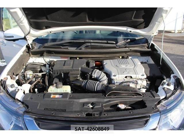 Mitsubishi OUTLANDER PHEV 2016-08 215333-19