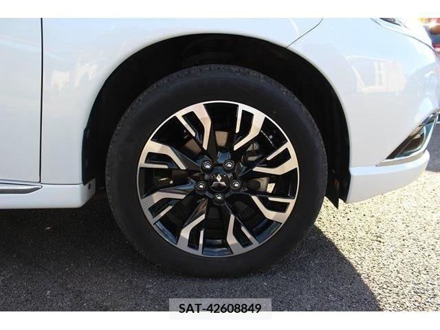 Mitsubishi OUTLANDER PHEV 2016-08 215333-13