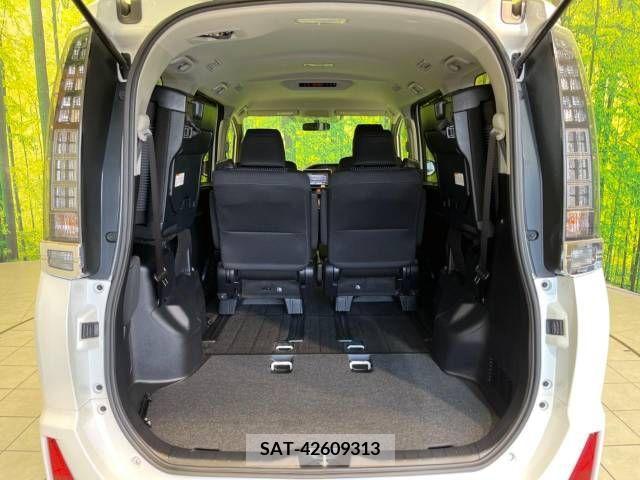 Toyota VOXY 2014-10 321408-11