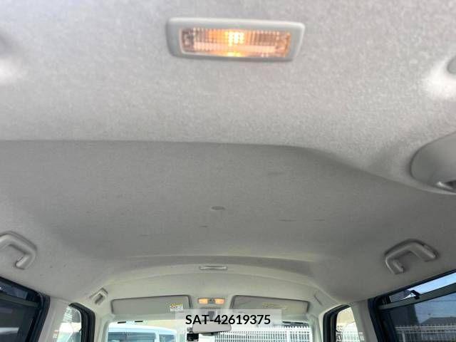 Toyota ROOMY 2017-08 393740-19