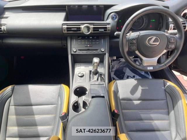 Lexus RC 2019-09 275750-1