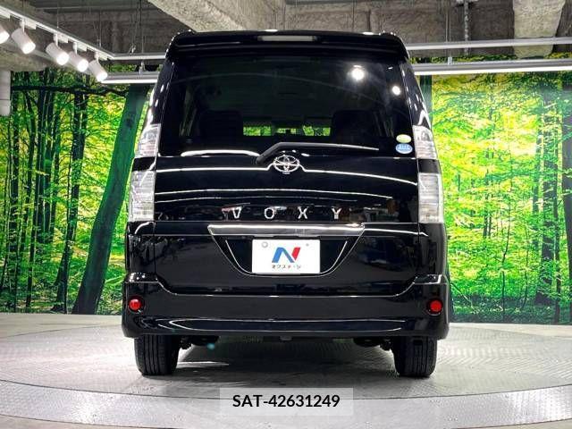 Toyota VOXY 2006-06 300588-16