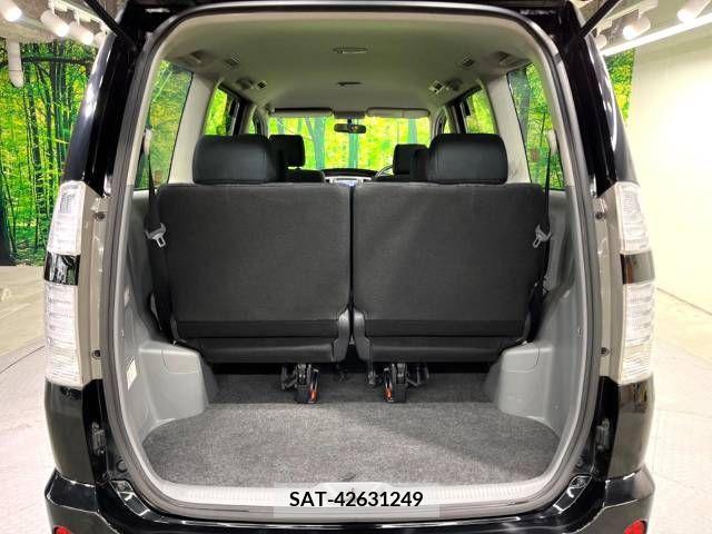 Toyota VOXY 2006-06 300588-11
