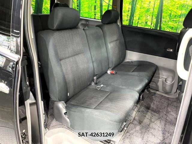 Toyota VOXY 2006-06 300588-9