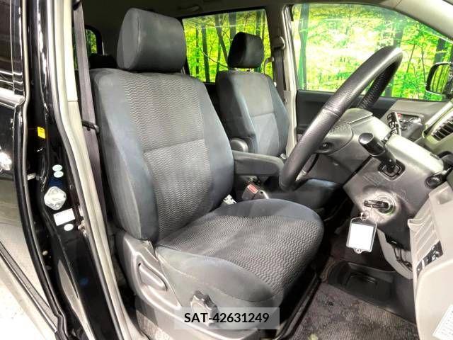 Toyota VOXY 2006-06 300588-8