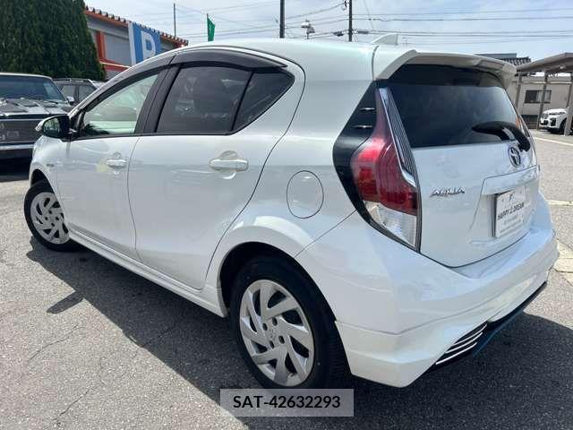 Toyota AQUA 2015-09 260376-2