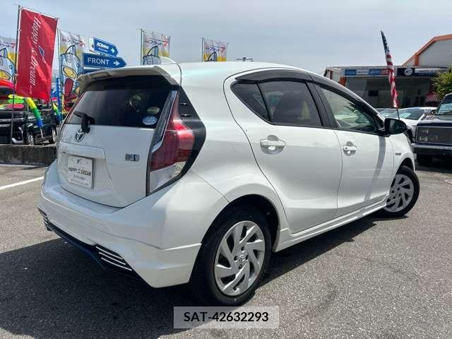 Toyota AQUA 2015-09 260376-8