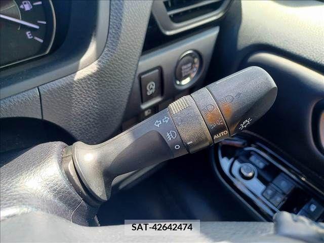 Toyota ESQUIRE 2018-03 359780-23