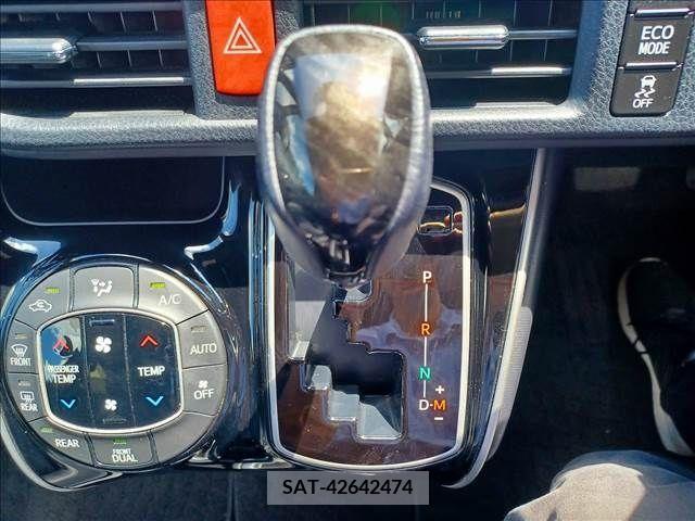 Toyota ESQUIRE 2018-03 359780-13