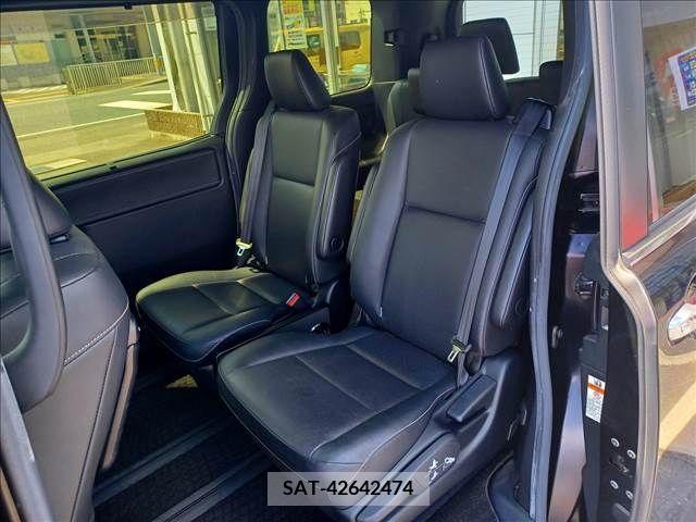 Toyota ESQUIRE 2018-03 359780-4