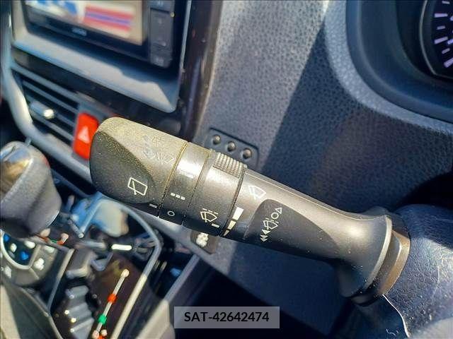 Toyota ESQUIRE 2018-03 359780-22