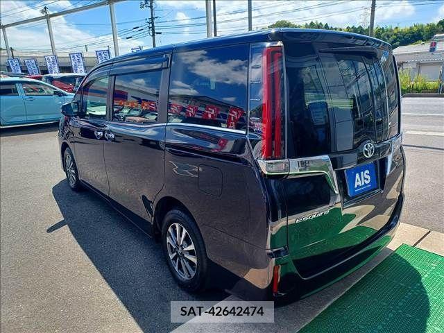 Toyota ESQUIRE 2018-03 359780-2