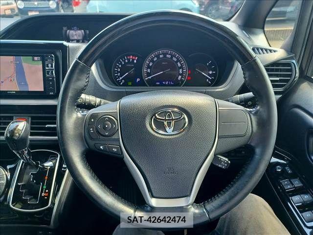 Toyota ESQUIRE 2018-03 359780-18