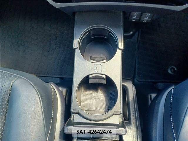 Toyota ESQUIRE 2018-03 359780-17